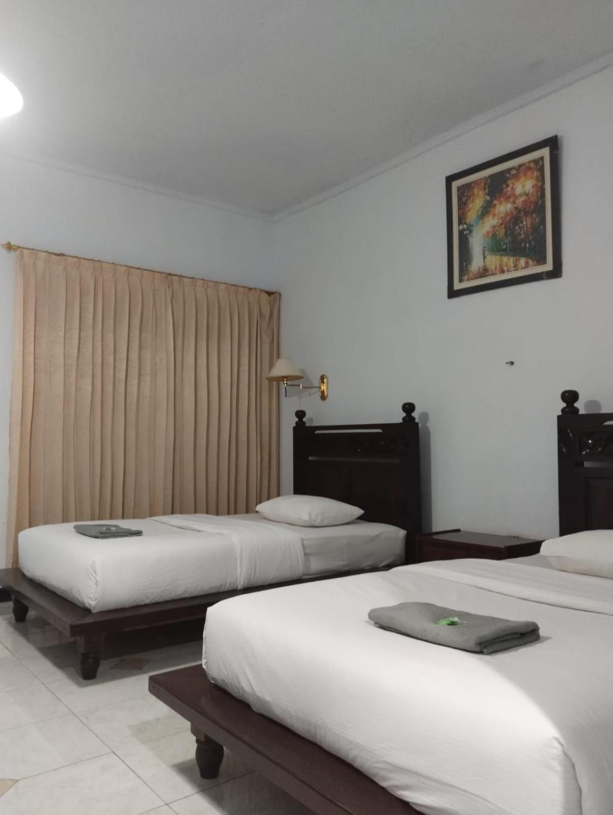 Hotel Lestari Gilimanuk Exterior photo